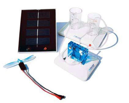 ソーラーパネルによる水の電気分解。ソーラー&水素学習キット